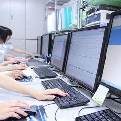写真:解析室